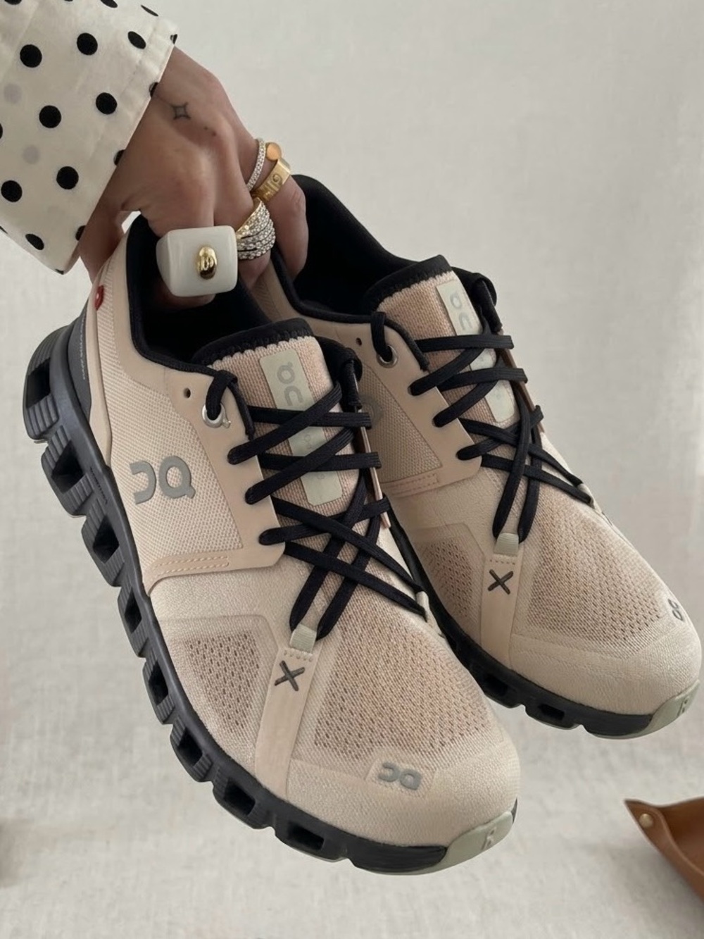 On Cloud X 3 Fawn/ Magnet Running Shoes Beige Black Size 6.5
